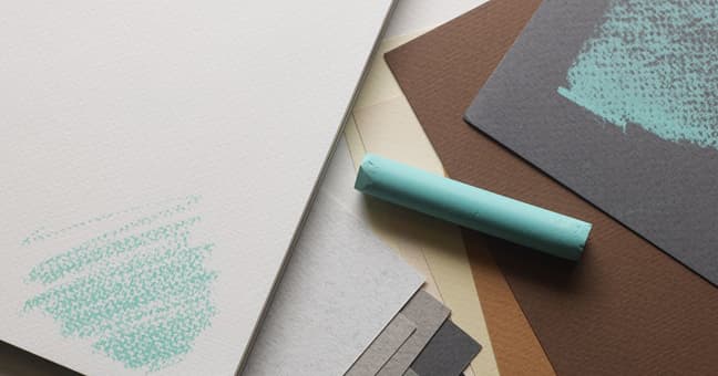 Materiales necesarios para pintar al pastel, papel para pintar al pastel.